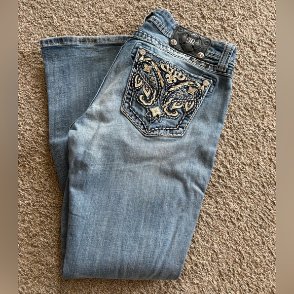 Miss Me Blue Jeans - Picture 2 of 5